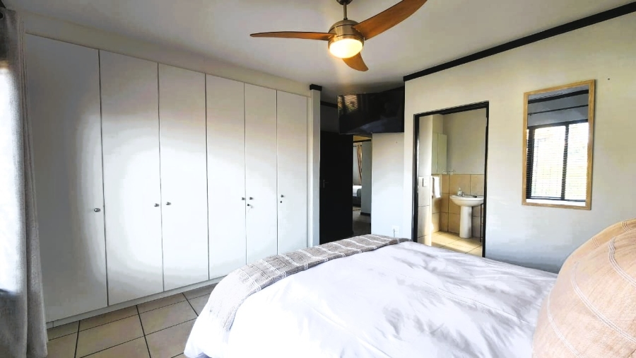3 Bedroom Property for Sale in Santini Village Western Cape